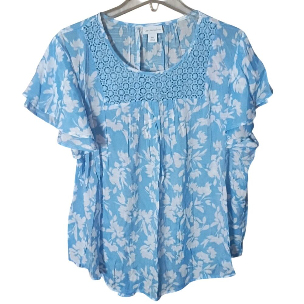 Liz Claiborne Women XXL Sky Blue/ White Floral Lace Detail Lightweight  Top
